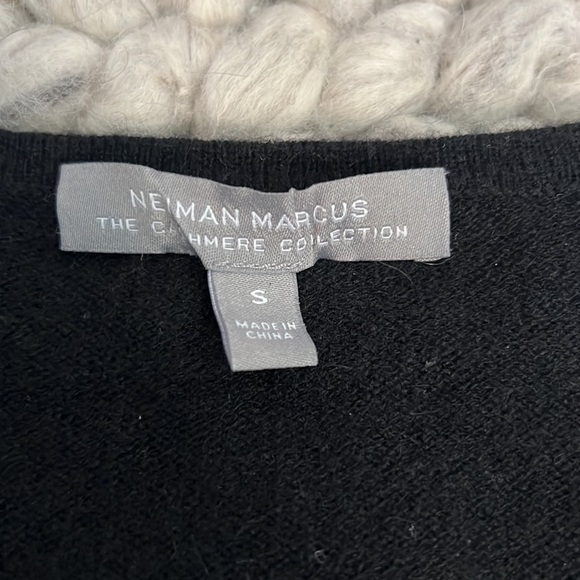 NEIMAN MARCUS the cashmere collection - Picture 2 of 5